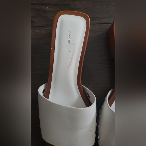 Oak + Fort Wooden Clogs Sandals - Picture 3 of 10